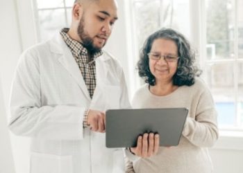 White Glove Solutions: Essential Logistics Support for the Health Sector