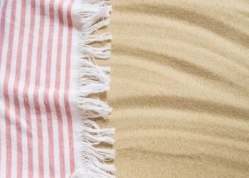 3 Things To Consider Before Buying A Beach Towel