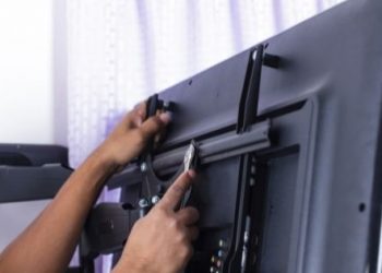 5 Things to Consider Before Mounting a TV on the Wall