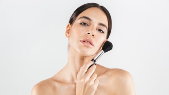 4 Tell-tale Signs That Indicate You Must Replace Your Makeup