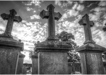 Headstone vs. Tombstone: What Are the Differences