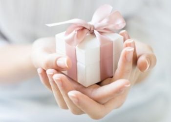 Why You Should Give a Special Gift of Chocolate at Christmas