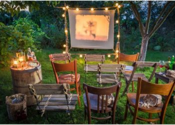 7 Oscar-Worthy Backyard Movie Night Ideas