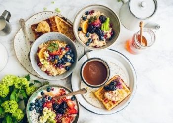 Tips to Treat Your Guests with Healthy Food at Party