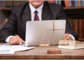 Top 5 Benefits of Hiring a Lawyer for Small Business