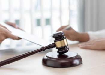 Lawyer for Slip, Trip, or Fall Accident in New York: 5 Qualities to Look For