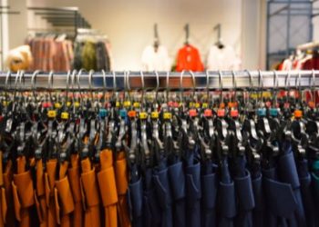 Is It All Worthwhile to Buy and Resell Wholesale Clothes