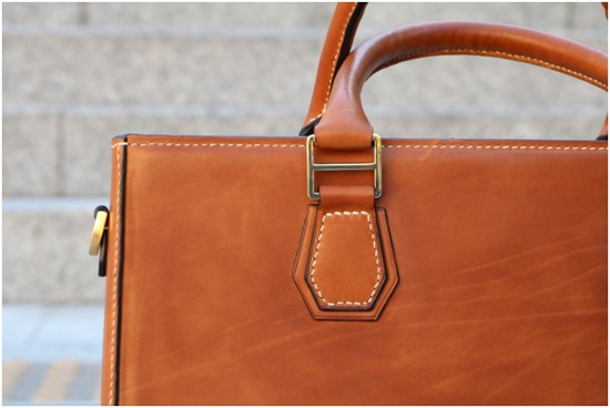 How to Clean a Leather Purse