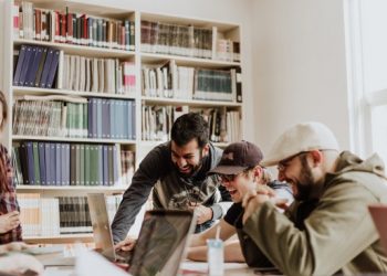 7 Best Soft Skill Books and Courses for College Students