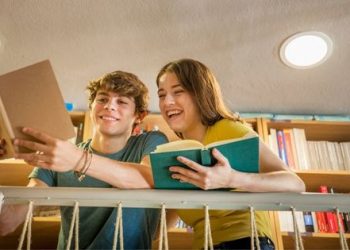 How to Create the Perfect Book Nook for Teens